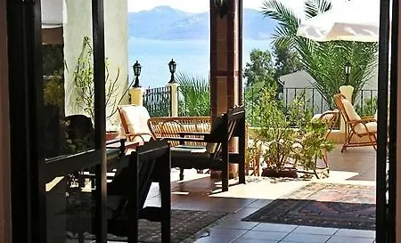 Hotel Club Phellos 3*